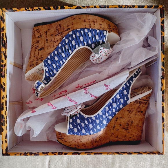 Bettie Page Wedges, 5, Navy - Picture 3 of 9